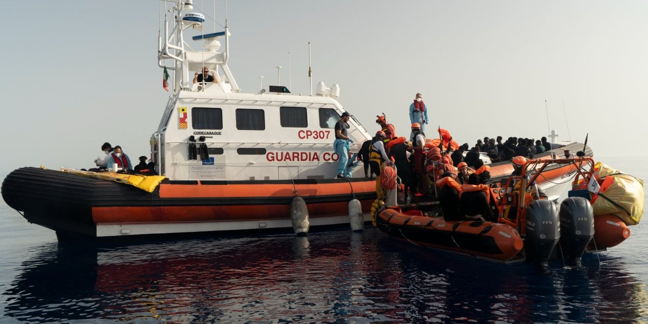 Akdeniz'de Kurtarma Operasyonu: 261 Göçmen Kurtarıldı