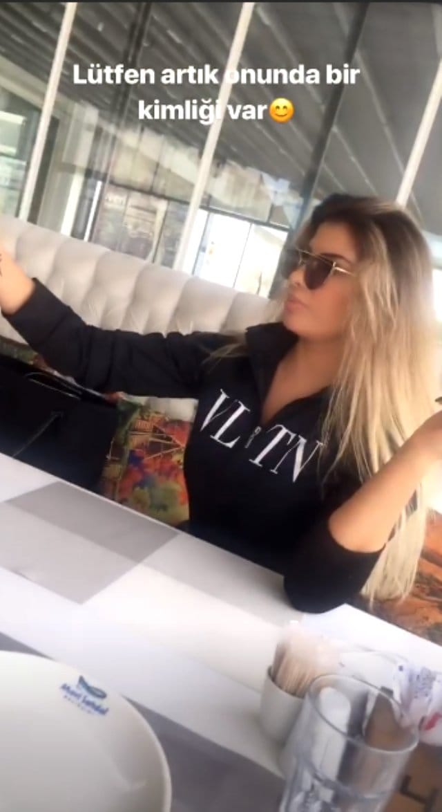 Şarkıcı Hatice kalçası için garsondan istediğiyle sosyal medyada olay oldu