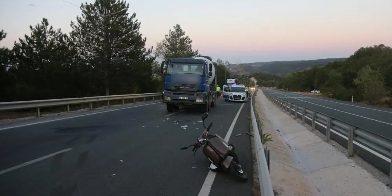 Beton Mikseriyle Çarpışan Motosikletli Hayatını Kaybetti!