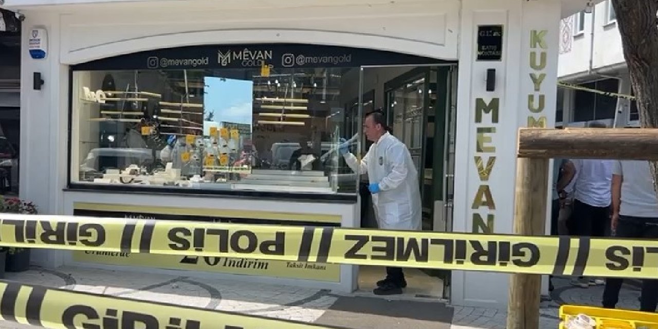 Sancaktepe'de Dehşet Yaşandı! Soyguncularla Kuyumcu Arasında Çatışma