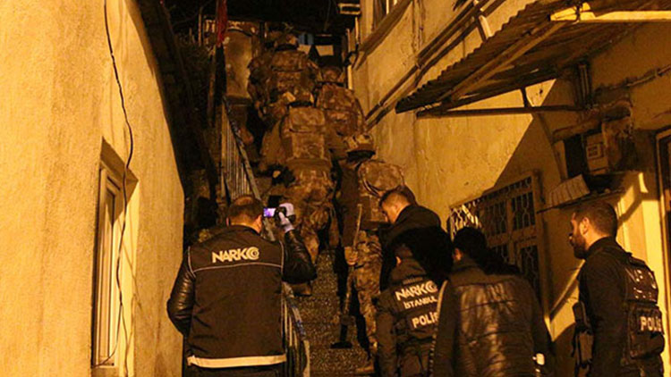 İstanbul'da sabah saatlerinde operasyon: Çok sayıda gözaltı var