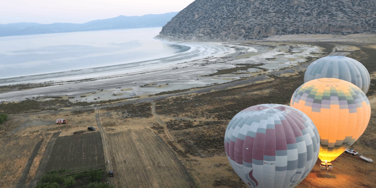 Bir Bu Eksikti! Salda Gölü Çevresinde Sıcak Hava Balonu Turizmi
