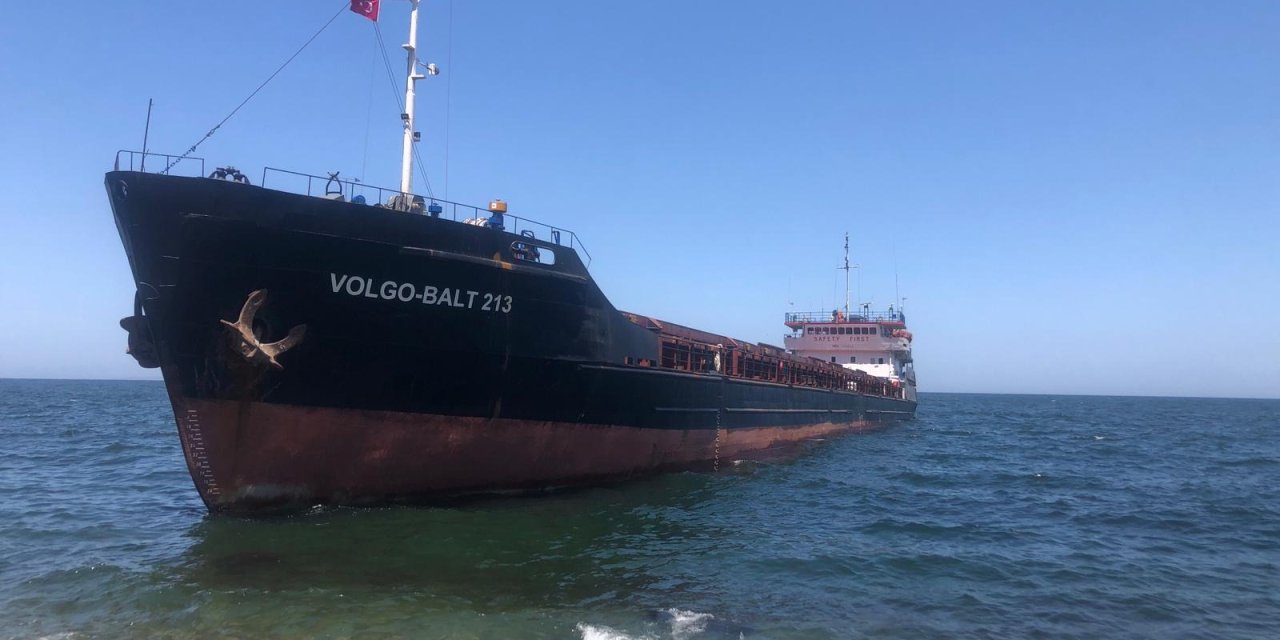Bursa'da Kaptan Uyuya Kaldı, Gemi Karaya Oturdu