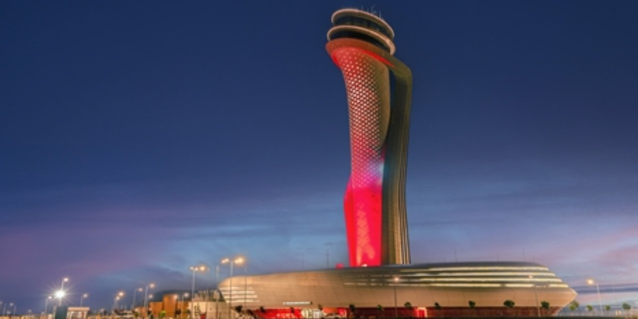 İstanbul Havalimanı Kulesi Kırmızı Beyaza Büründü
