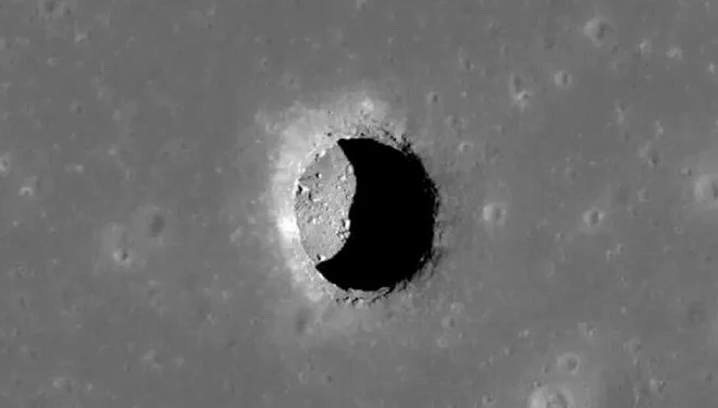 Dünyadan çıplak gözle görülebilen ay'daki bu mağara insanlığın üssü olarak kullanılabilir