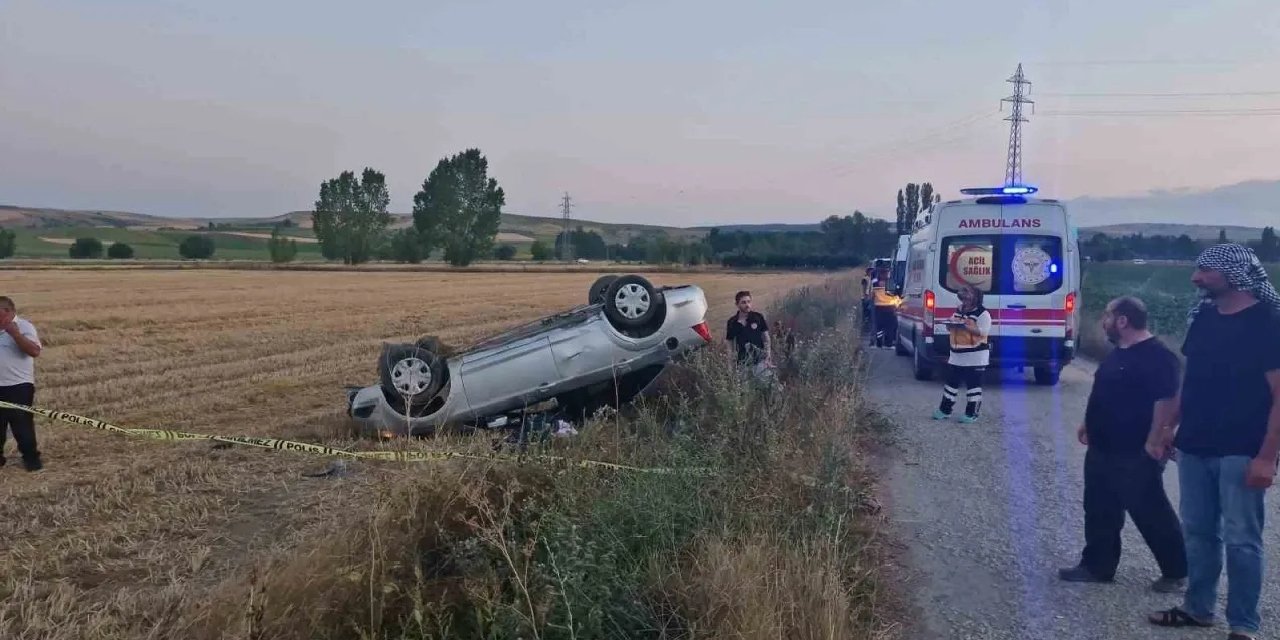 Virajda takla atan otomobil dehşet saçtı