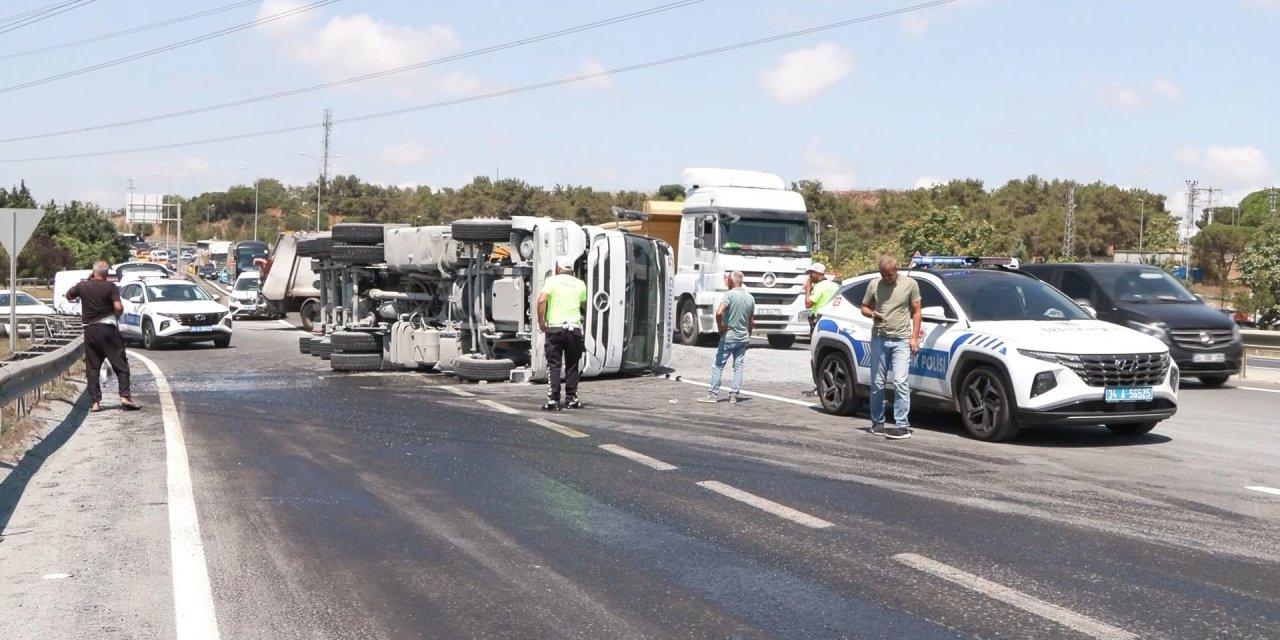 Eyüpsultan'da trafiği kilitleyen kaza: 1 kişi hastanelik oldu!