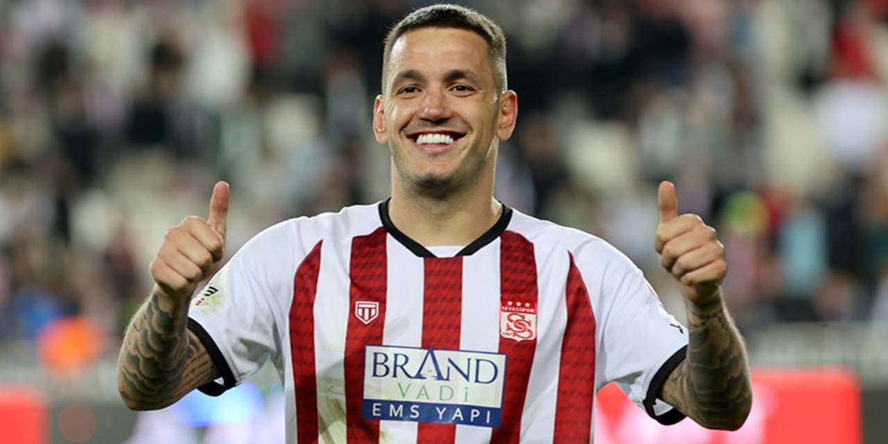 Sivasspor'un yıldızı Rey Manaj'dan transfer açıklaması