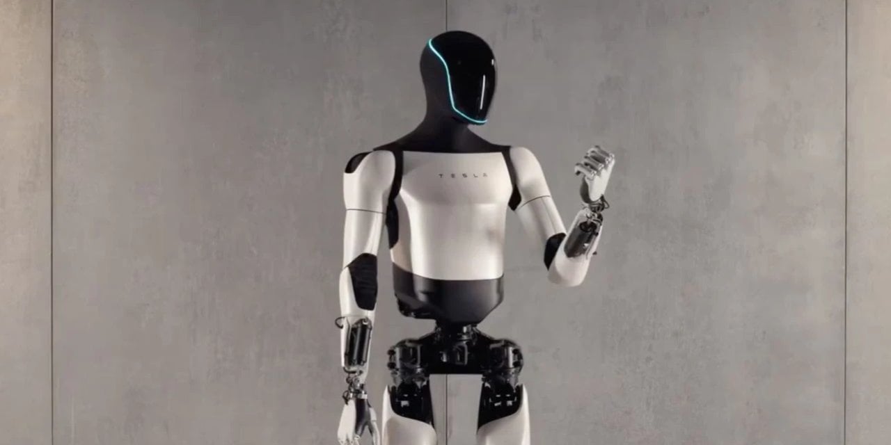 Elon Musk'tan çarpıcı 'İnsansı Robot' açıklaması: Gelecek yıl piyasada!