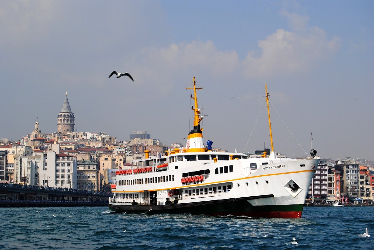 İstanbul'da vapur seferlerine hava engeli!