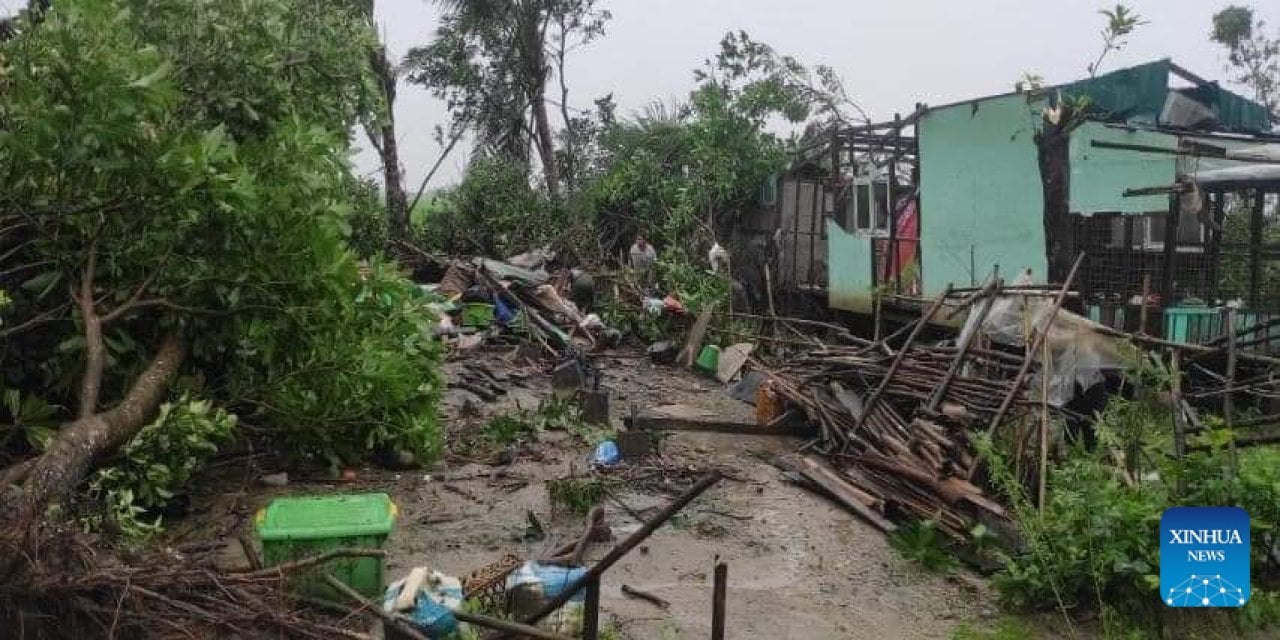 Kungyangon kasabasını vuran kasırga 71 evi yerle bir etti