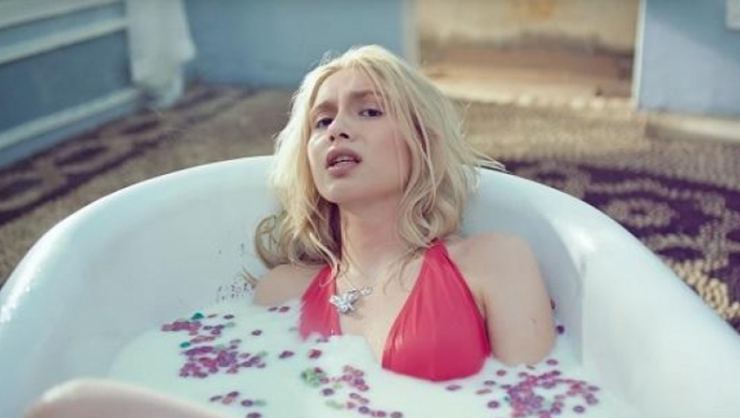 Aleyna Tilki -27 derecede motor kazası geçirdi!