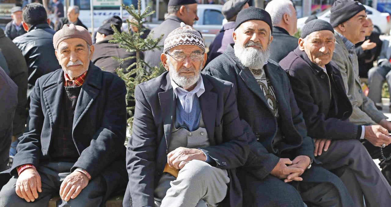 Emekliler binlerce işletmeden indirimli yararlanacak: Resmen başladı