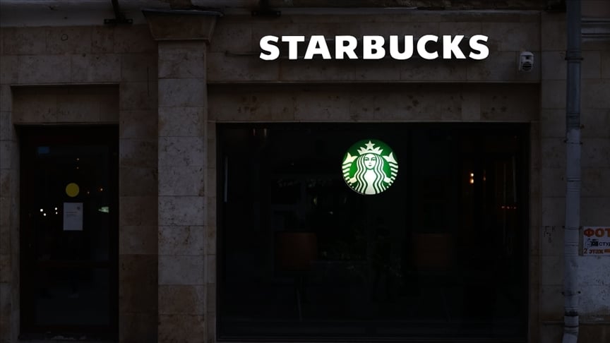 Starbucks'ta yeni dönem: Ücretsiz oldu!