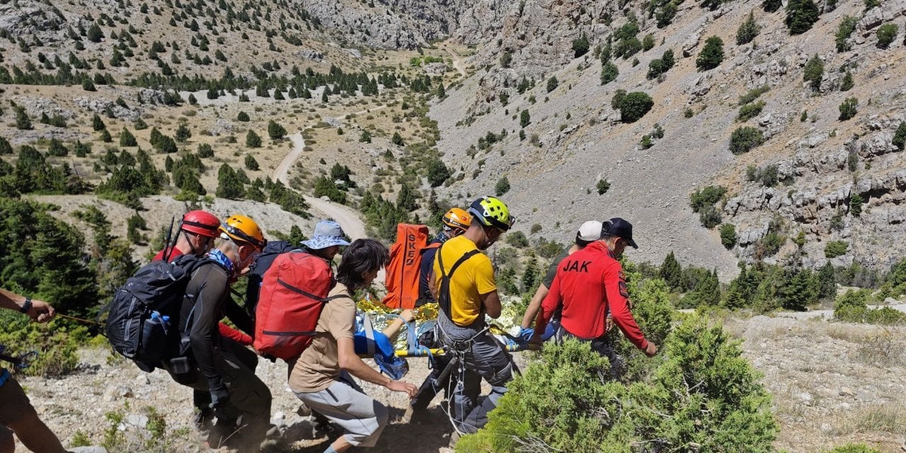 Niğde Aladağlar'da tırmanış sırasında düşen dağcı yaşamını kaybetti