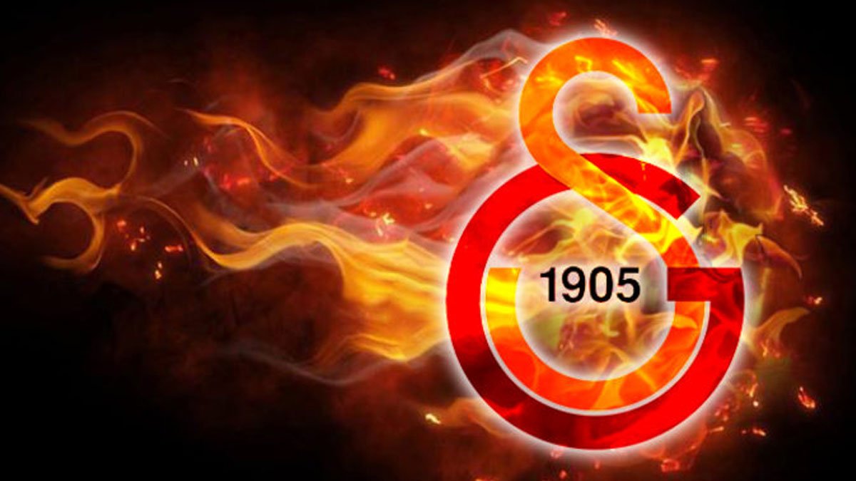 Galatasaray'da flaş gelişme! Maça çıktı sözleşmesi uzadı