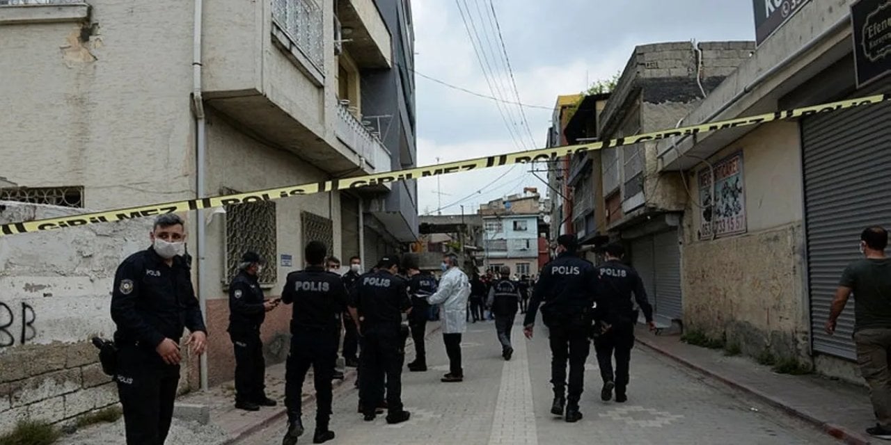 Adana'da düzenlenen silahlı saldırıda bir kişi hayatını kaybetti bir kişi de yaralandı