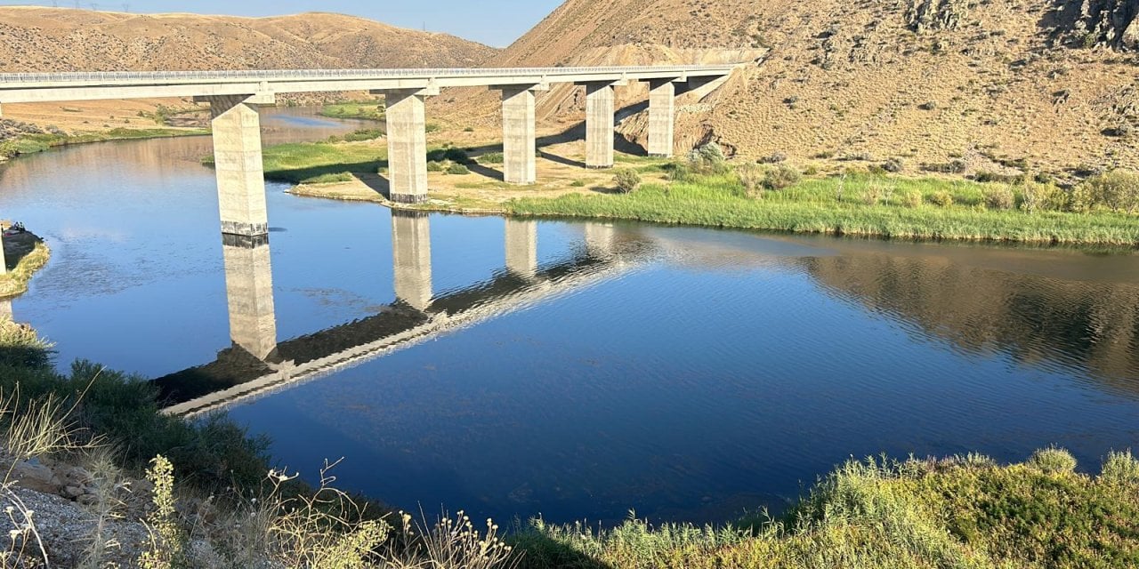 Serinlemek istedi Kızılırmak Nehri sonu oldu!