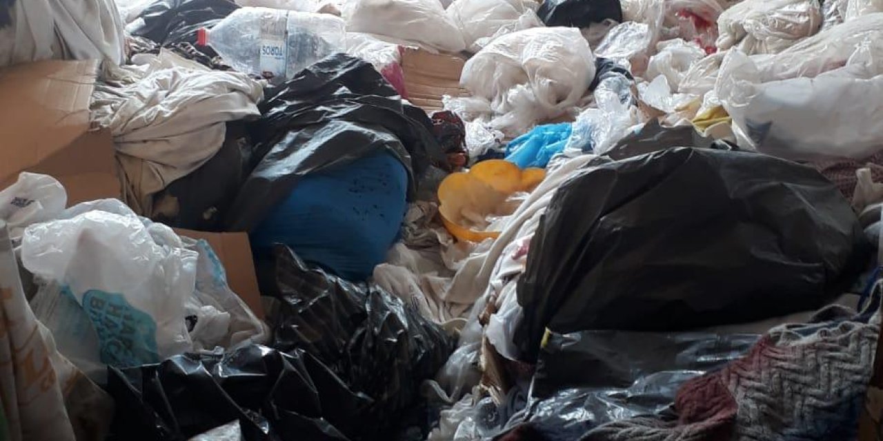 Evden 15 kamyon çöp çıktı