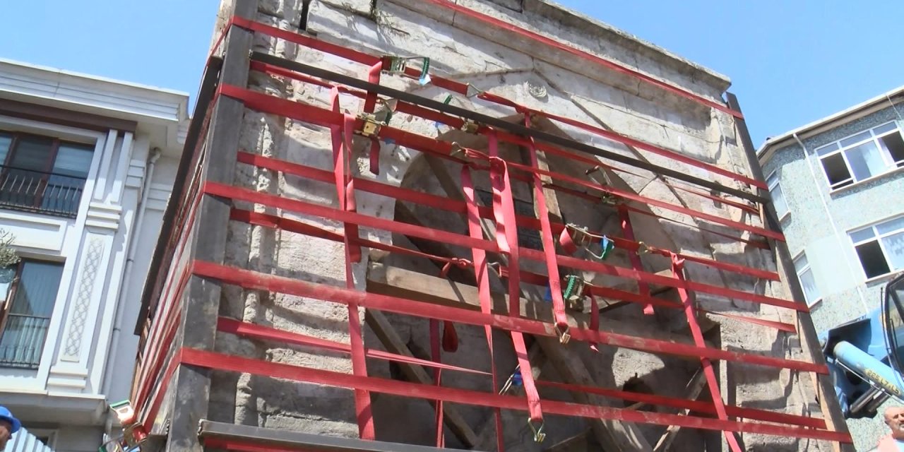 Fatih'teki tarihi Hacı Evliya Çeşmesi yer değişikliği yaşadı