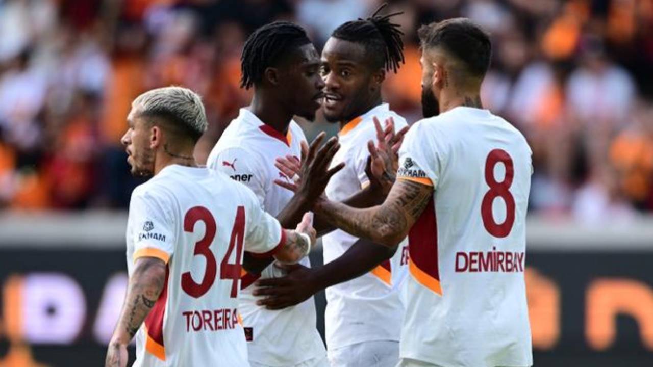 Galatasaray sezonu evinde açıyor! Elias Jelert forma giyecek mi?