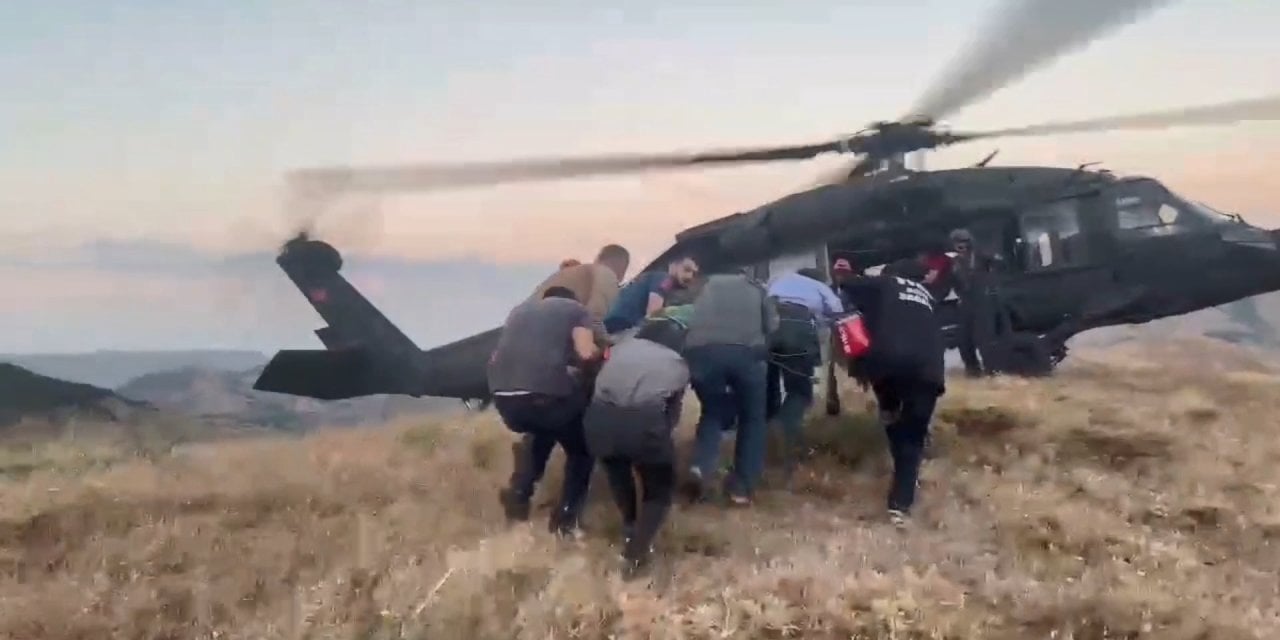 Hayvanları otlatırken kayalıklardan düşen kadın helikopterle kurtarıldı