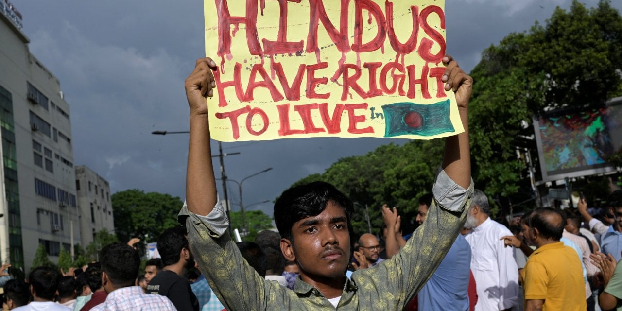 Başbakan Bangladeş'i yıkıp kaçtı! Bu sefer de Hindulara saldırılar başladı!