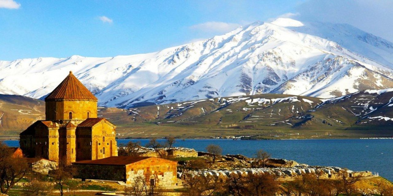 Van Gölü’nün  sodalı suyu kozmetikçilerin ve deterjancıların gözdesi oldu