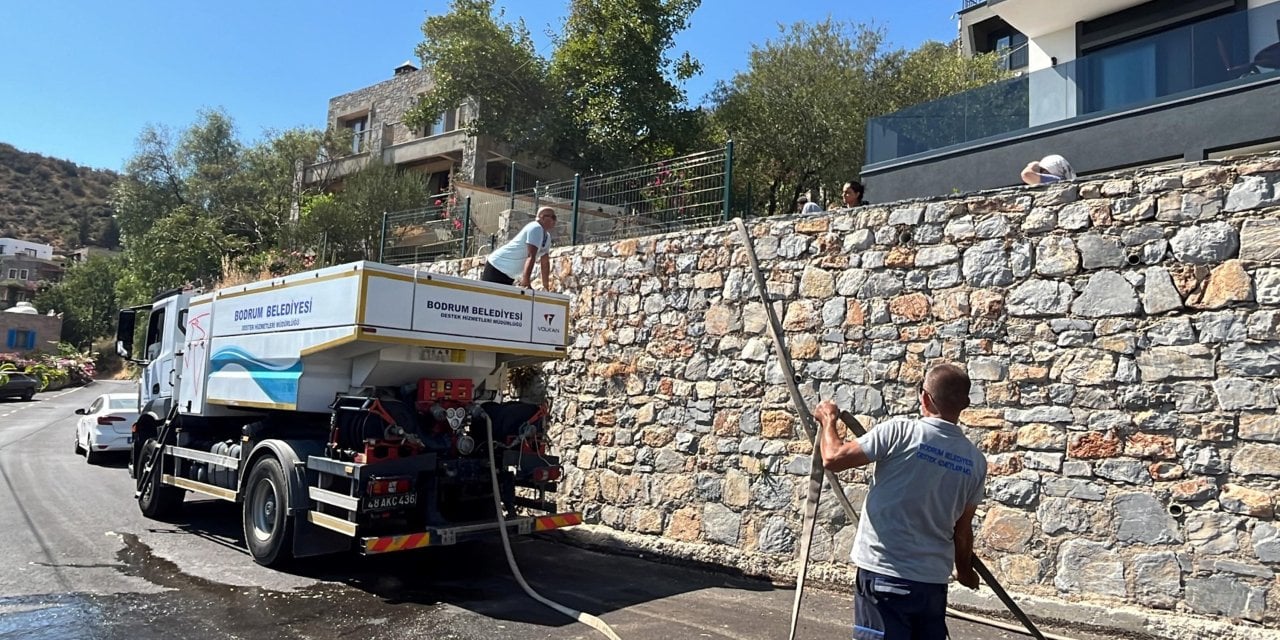 Bodrum'da tankerlerle su dağıtıldı