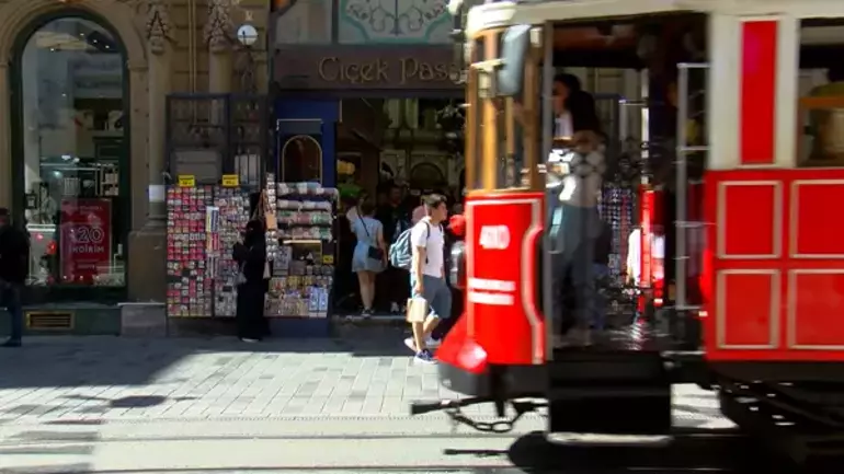 İstanbul ve Beyoğlu'nun simgesi Çiçek Pasajı'nın son hali yürek sızlatıyor