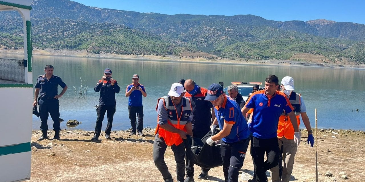 Arkadaşlarıyla gittiği kampta cesedi bulundu!