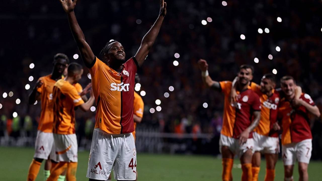 Galatasaray, Konyaspor maçı kamp kadrosunu açıkladı! Sürpriz  2 ismi kesik