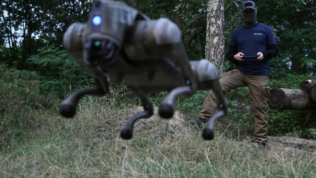 Ukrayna'da savaşın yeni araçları: Robot köpekler