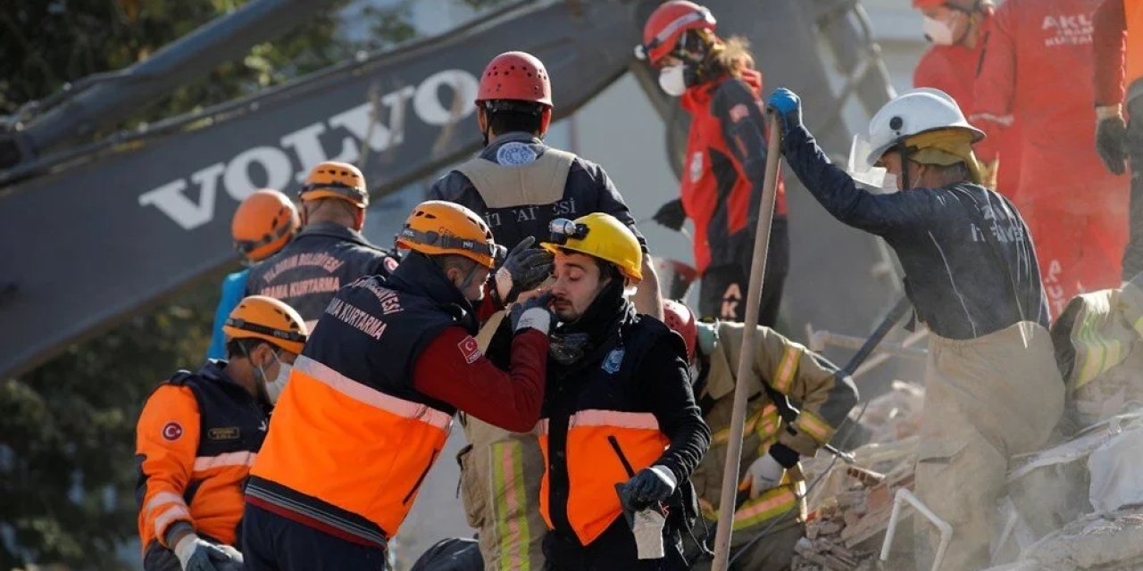 Dağ motosikletiyle çukura düşen kişiyi AFAD ekipleri kurtardı