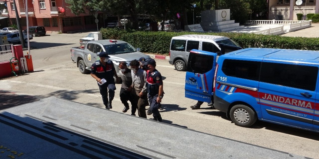 Muğla'daki orman yangının şüphelisi olan baba oğul adliyede!