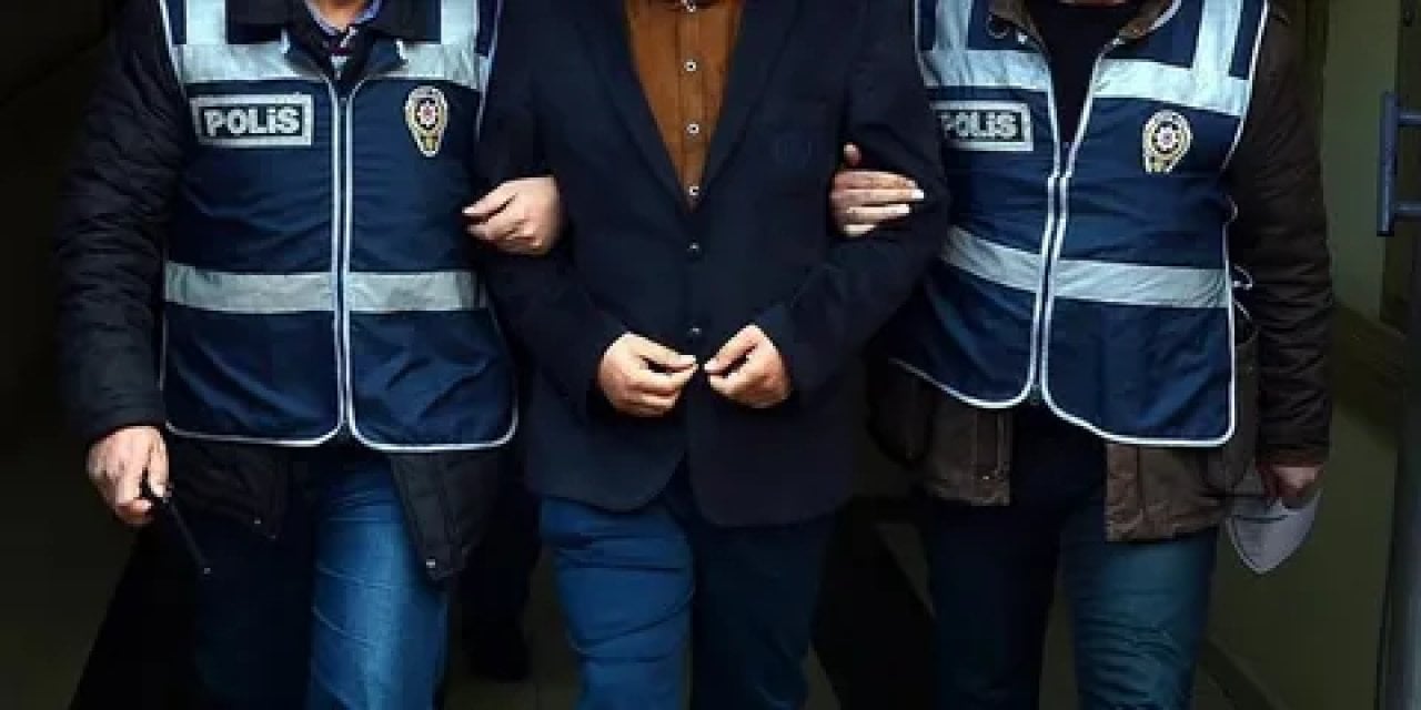 Kırklareli'nde kamyonet kasasında 32 düzensiz göçmen yakalandı