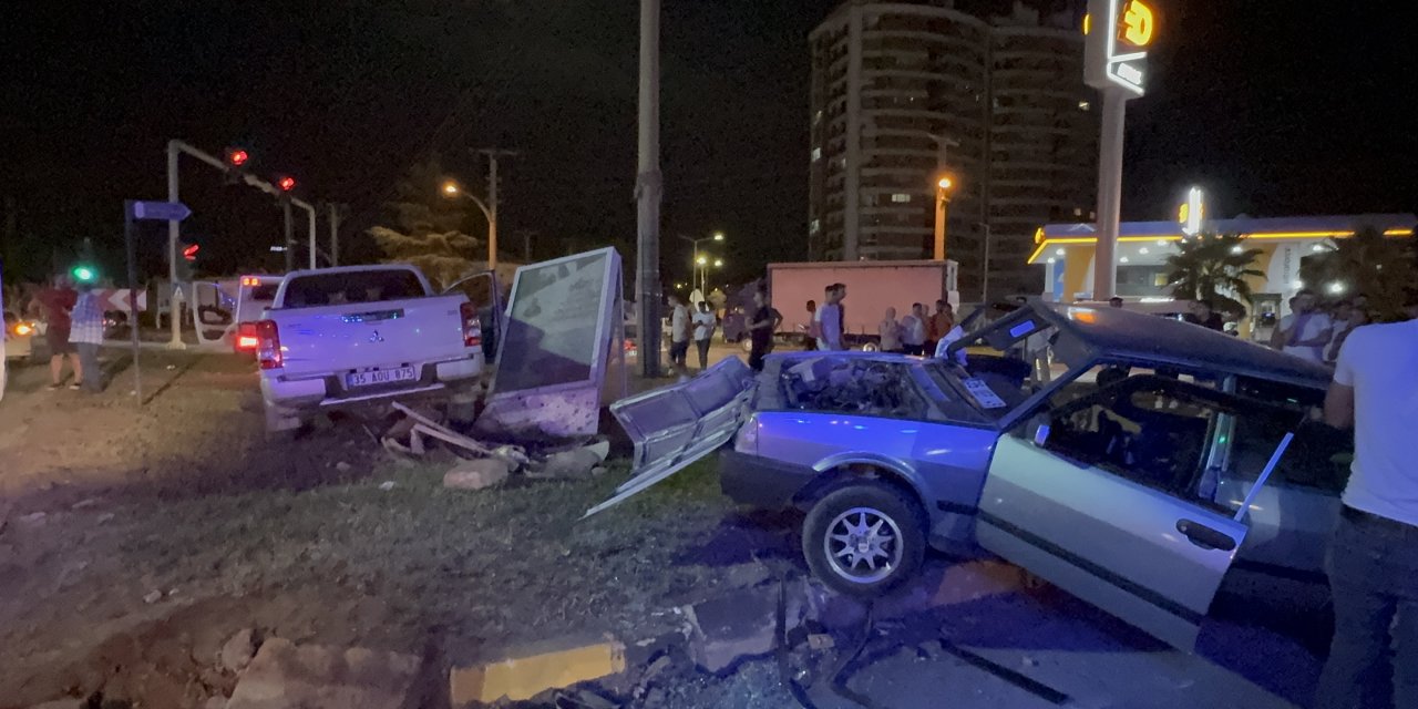 Turgutlu'da trafik kuralsızlığı facia getirdi: Ölüme sebebiyet verdikten sonra kaçan sürücü aranıyor!