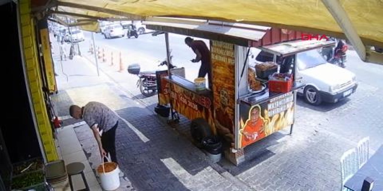 Adana’da restoran önünden motosiklet çalındı: Şapkalı hırsız kameralara yakalandı