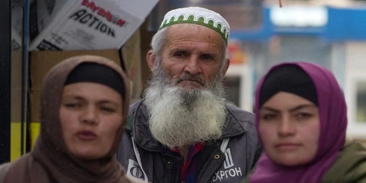 Başörtüsü yasağının ardından 'siyah' ve 'yabancı kıyafet' yasağı