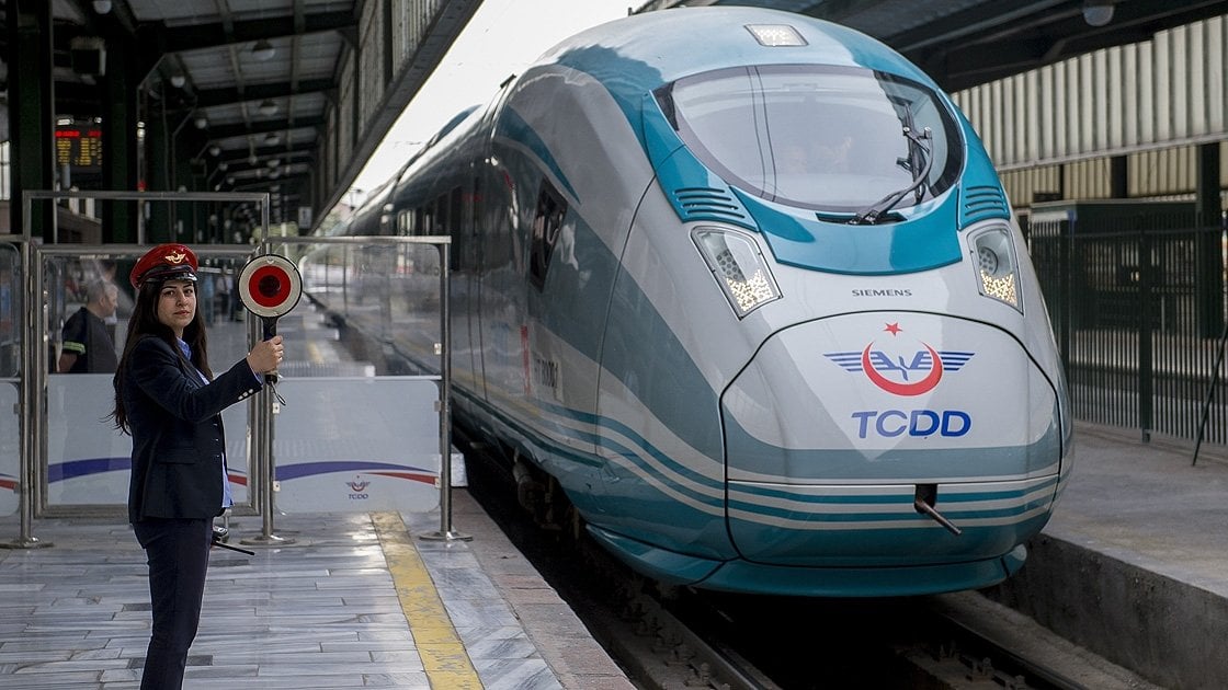 Yeni yüksek hızlı tren istasyonu hizmete açıldı: seyahat süresi 1 saat 45 dakikaya düştü!