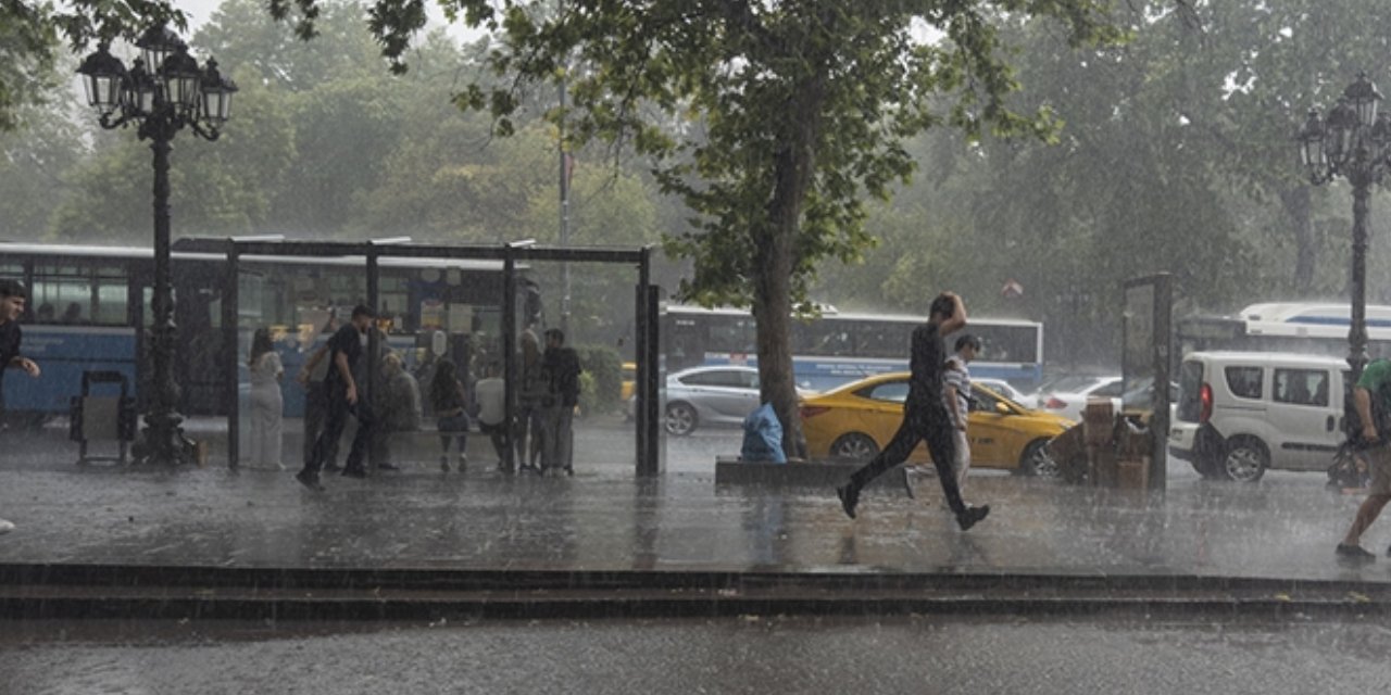 Meteorolojinin haritasında bu hafta güneş yok! İstanbul dahil pek çok kentte sıcakların yerini sel mi alacak?