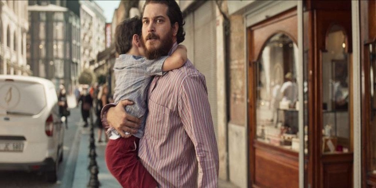 Çağatay Ulusoy'un 'Kağıttan Hayatlar' filmi intihal davasından aklandı