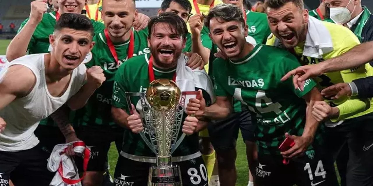 Kocaelispor'un şampiyonluk kupası kayboldu: Bulmak için taraftardan yardım istediler