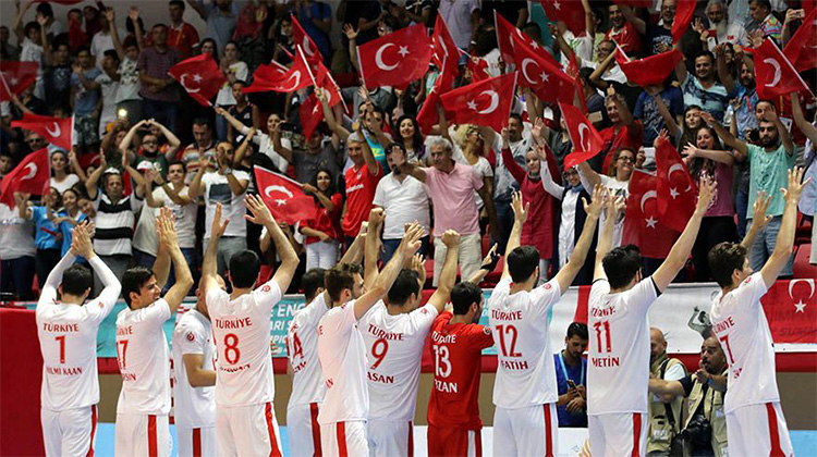 23. Yaz İşitme Engelliler Olimpiyatları erkek voleybol final maçında Türkiye, Ukrayna'yı yenerek altın madalya aldı