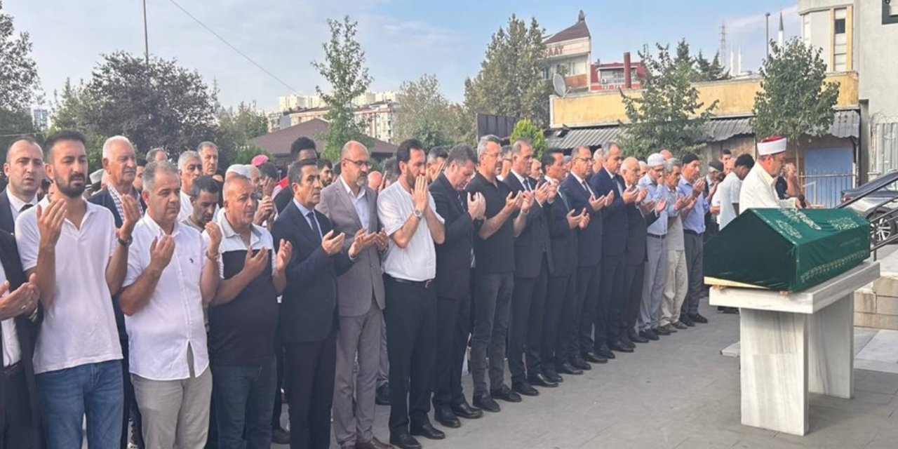 Metrobüs kazasında ölen Ferhat Uçar'ın cenazesi toprağa verildi