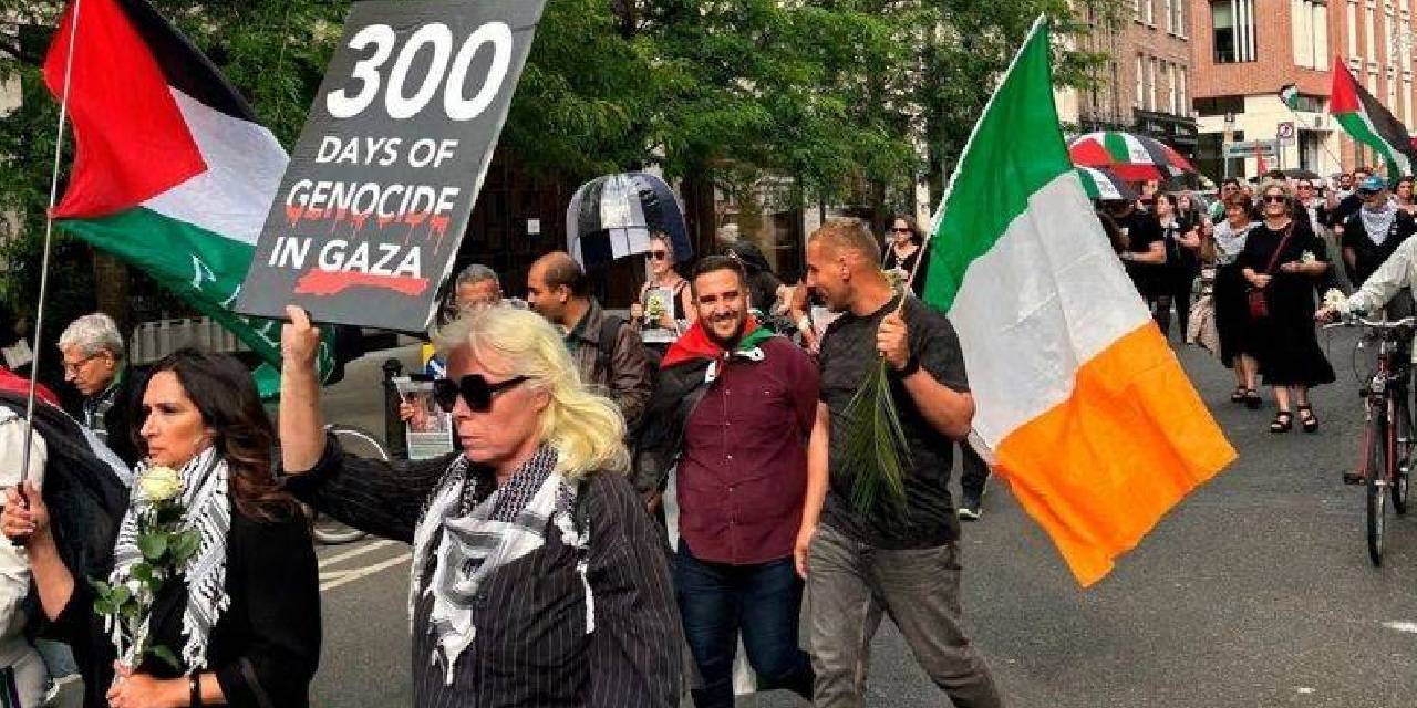 İrlanda'nın başkenti Dublin'de Filistin için ulusal yürüyüş düzenlendi