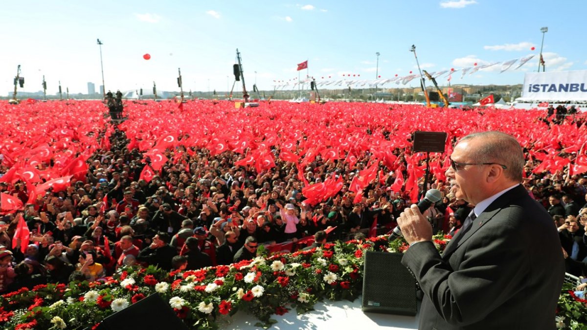 Erdoğan, İstanbul mitinginde neden o videoyu göstermedi? İşte Selvi'nin yanıtı