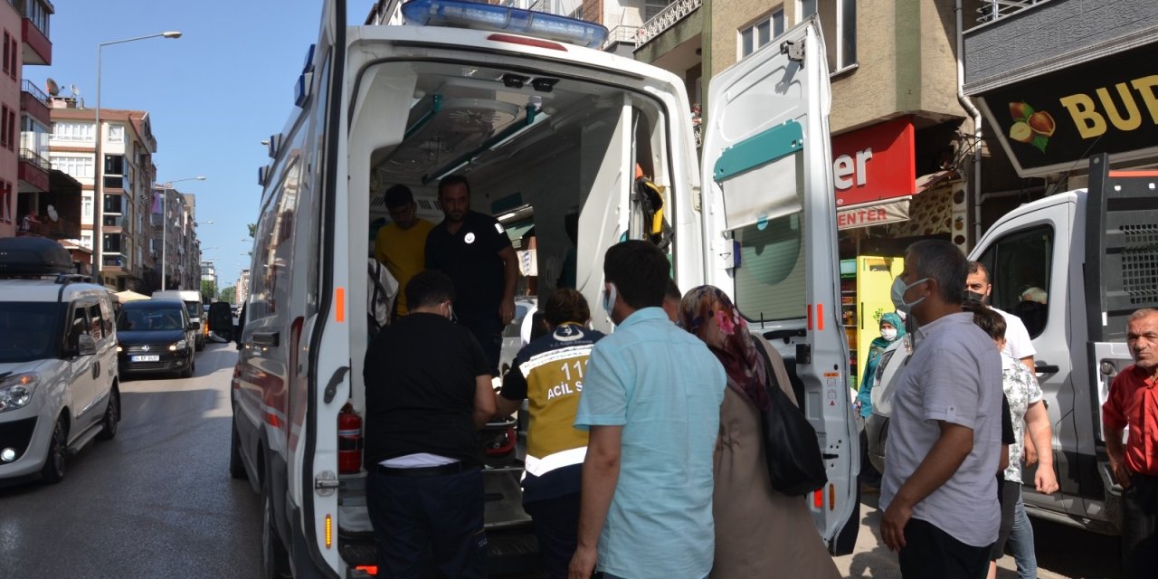 Hatay'da çocuğun kullandığı hafif ticari aracın çarptığı kişi yaralandı