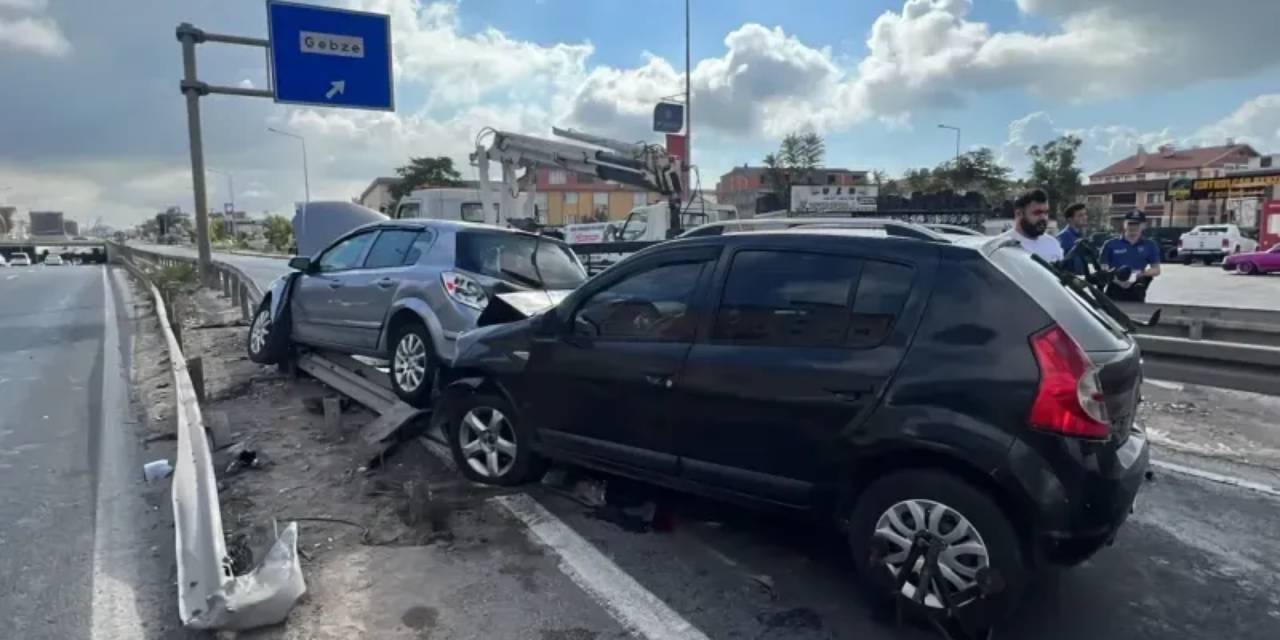 Kocaeli'de iki otomobil çarpıştı! 3 kişi yaralandı