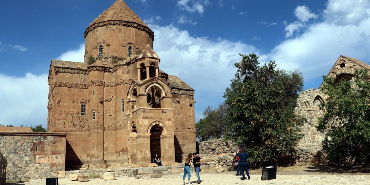 Akdamar Kilisesi'nde 12. ayin için hazırlıklar tamamlandı